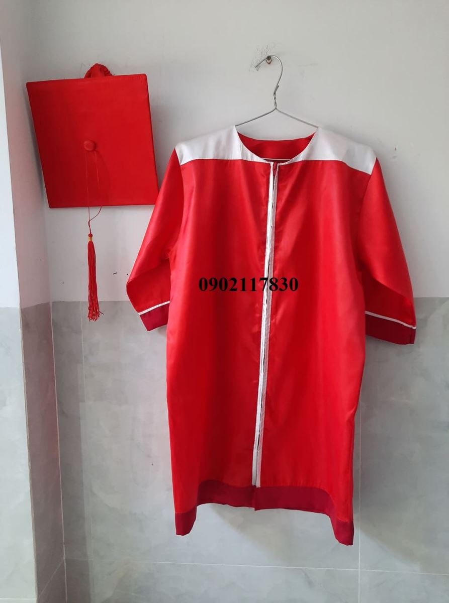 May áo tốt nghiệp tiểu học mới nhất 2024